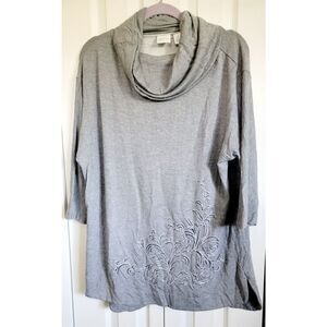 Chico's Zenergy 2 Gray Funnel Neck Top Size‎ L Half Slv Embroidered Side Slits